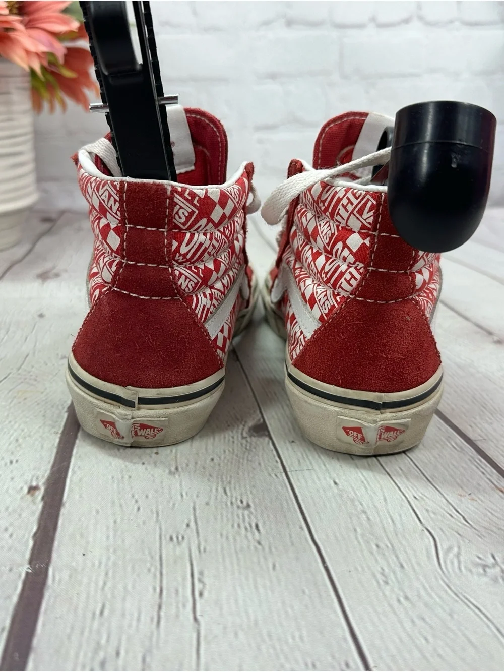 Vans off the wall Red High-Top Graphic Sk8-Hi Sneakers kids 2 unisex skater